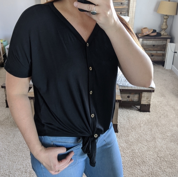 FINAL SALE 🆕🌿oversized BUTTON DOWN TOP 🌿 - Picture 6 of 7